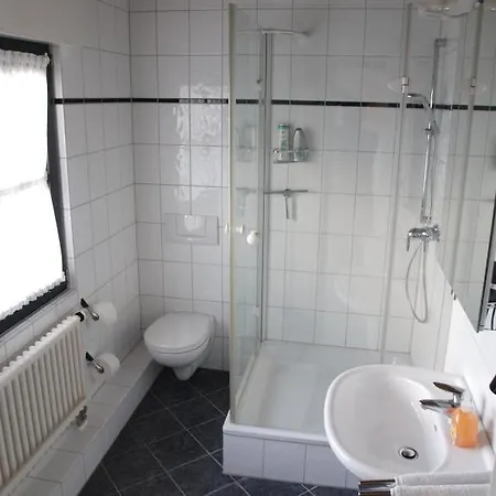 Gastezimmer Haus Tenk 3*