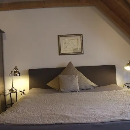 Gastezimmer Haus Tenk 3*