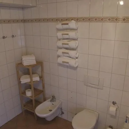 Gastezimmer Haus Tenk