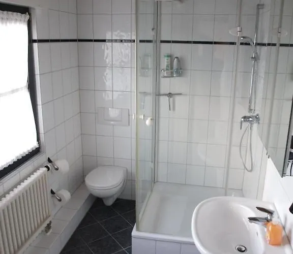 Gastezimmer Haus Tenk 3*