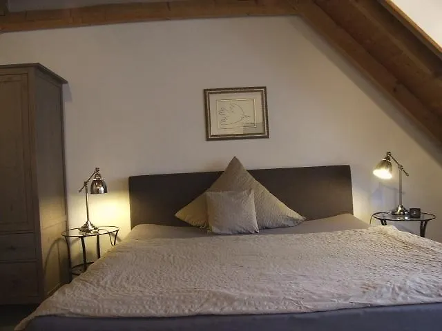 Gastezimmer Haus Tenk 3*